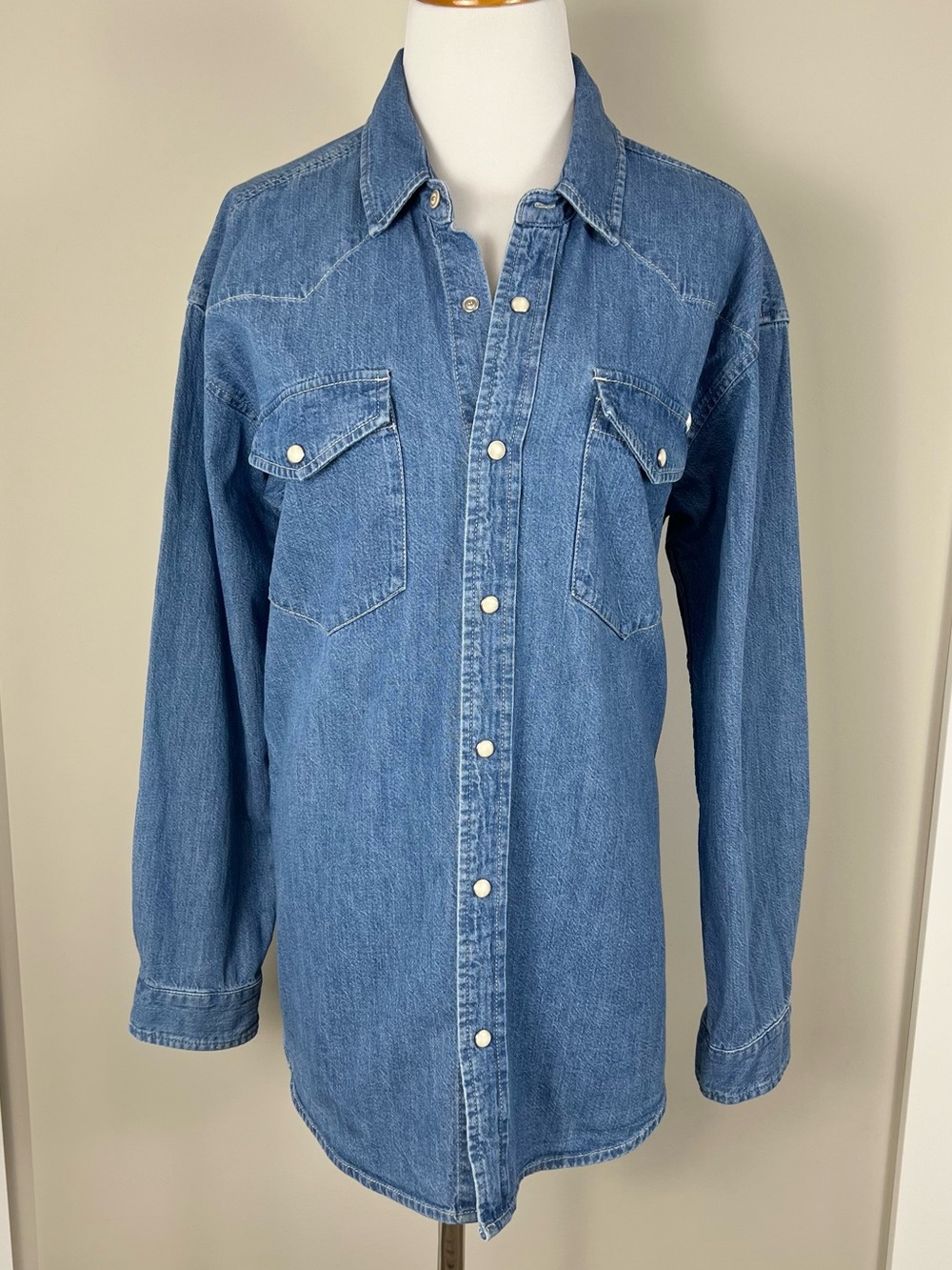 MOTHER The Exes and Ohs denim shirt in medium blue